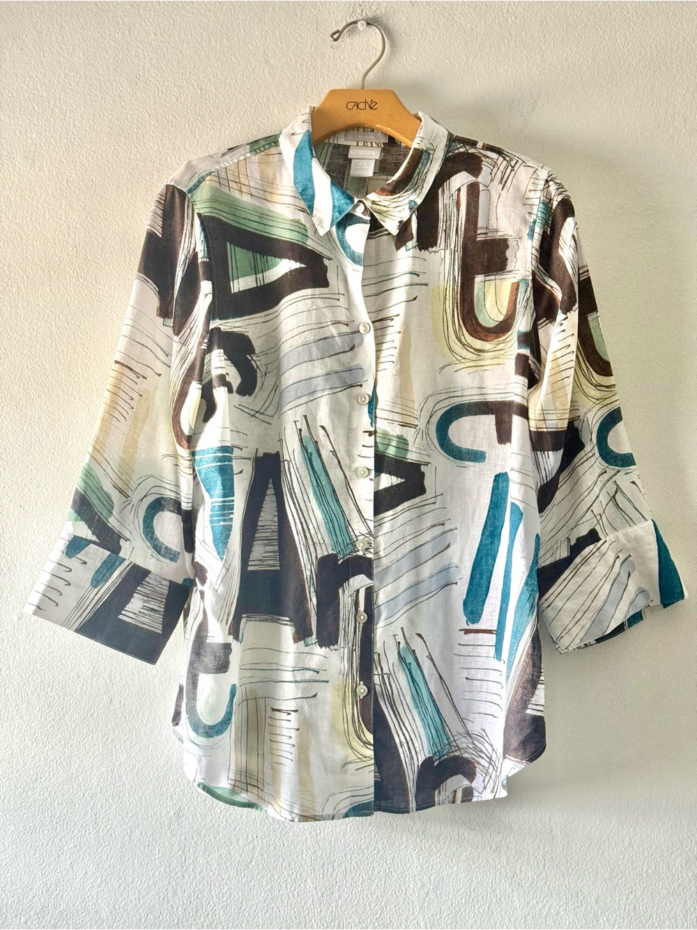 Chico’s No Iron Linen Shirt Size 0.5 / US 6 Abstract Print Button Front